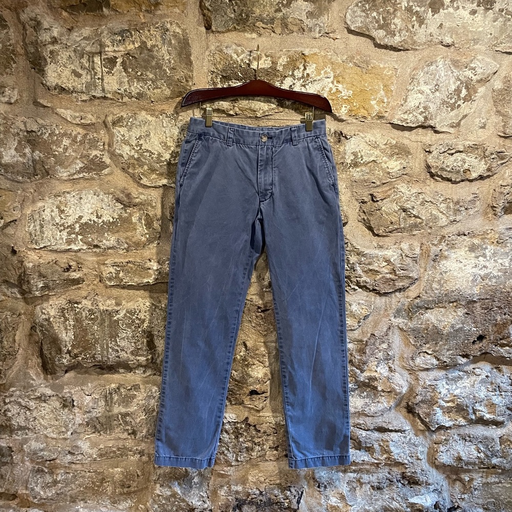 Vineyard Vines blue chino pants